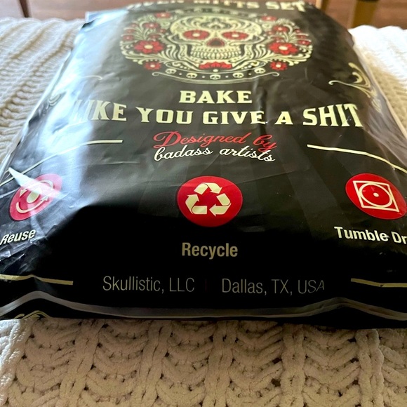 🌹Skulls & Roses Red Black Moody Cotton Printed Halloween Kitchen Oven Mitts🌹 - Picture 5 of 15